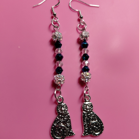 Elegant Silver and Blue Dangle Earrings With Boho Cat Charms 925 Hypoallergenic - Picture 2 of 4